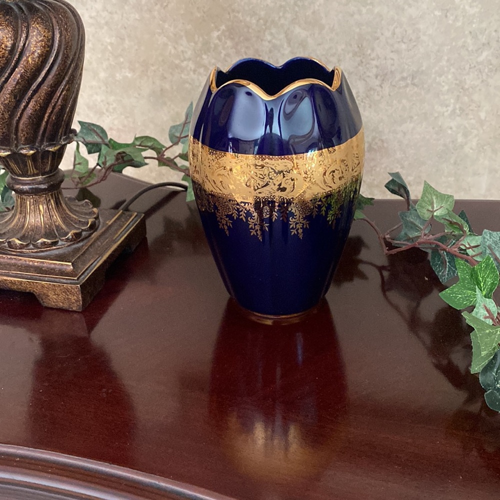 "Limoges - Imperia" - Small Porcelain Vase in Cobalt Blue with Gold Accents